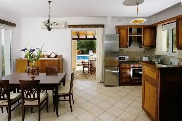 What Types of Kitchens Can VCT Builders  Replace or Redesign? 